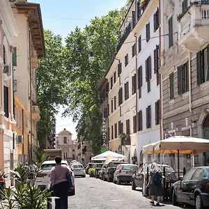 https://a-casa-di-miranda.it-romehotels.com